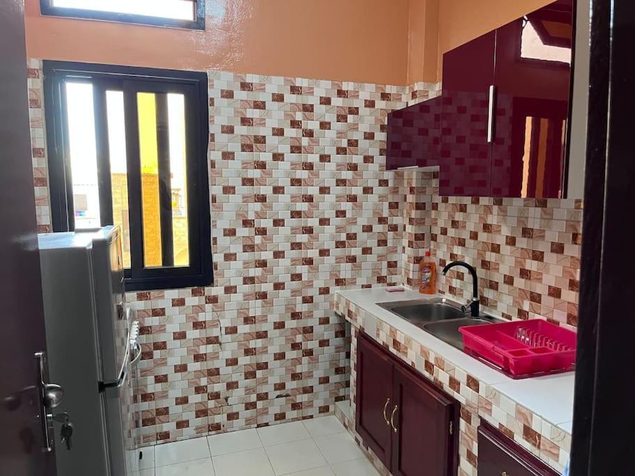 Appartement Spacieux Chez Keur Matou - F2 ダカール エクステリア 写真