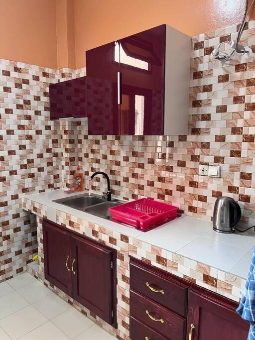 Appartement Spacieux Chez Keur Matou - F2 ダカール エクステリア 写真