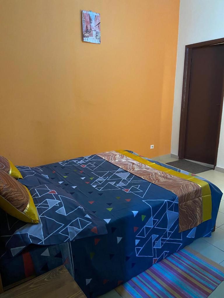 Appartement Spacieux Chez Keur Matou - F2 ダカール エクステリア 写真
